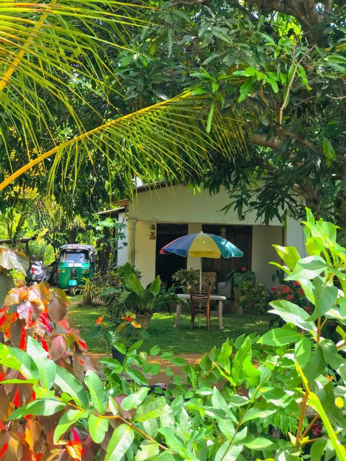 Sigiri Lakshan Home Stay Сигирия Екстериор снимка