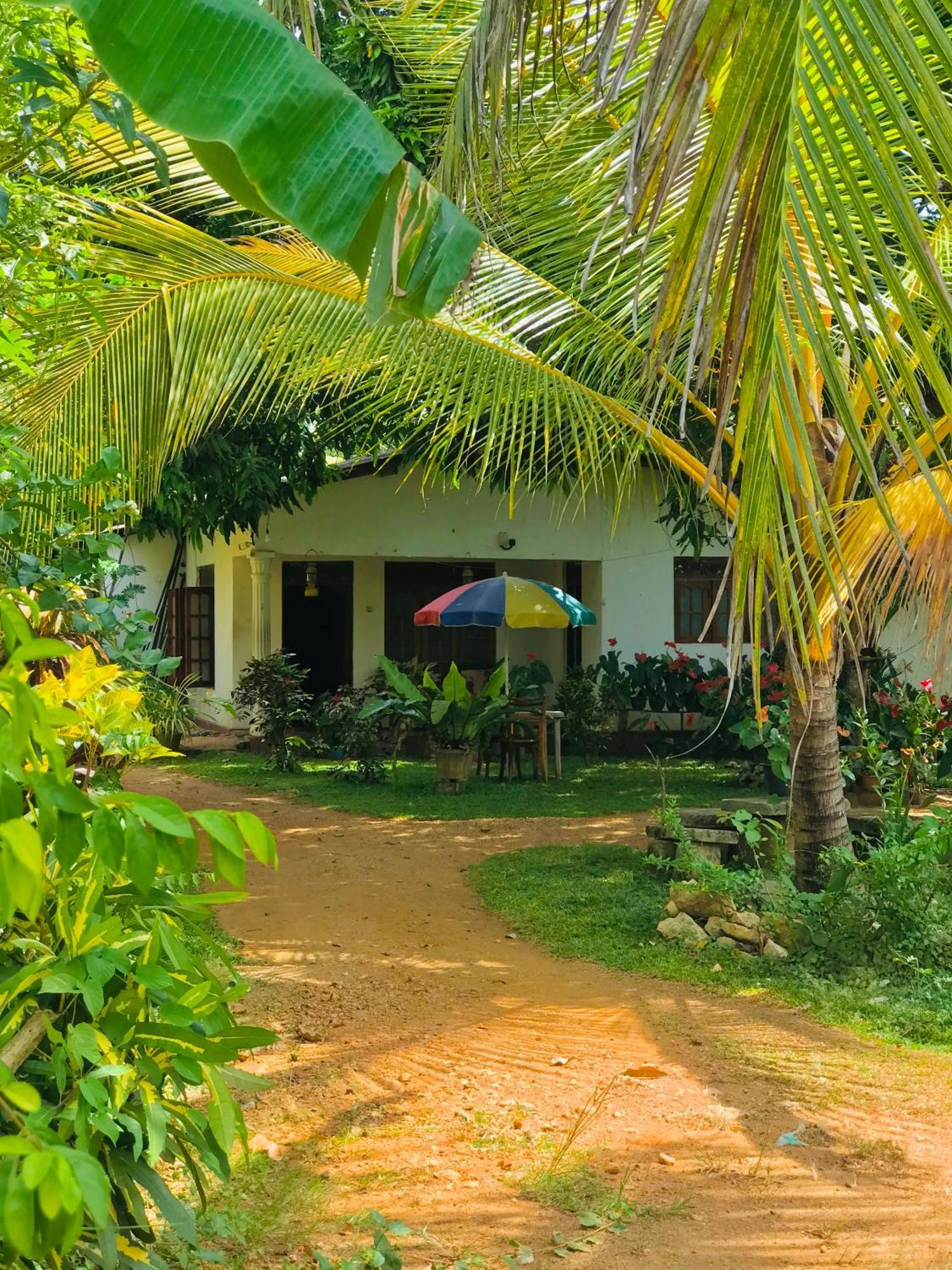 Sigiri Lakshan Home Stay Сигирия Екстериор снимка