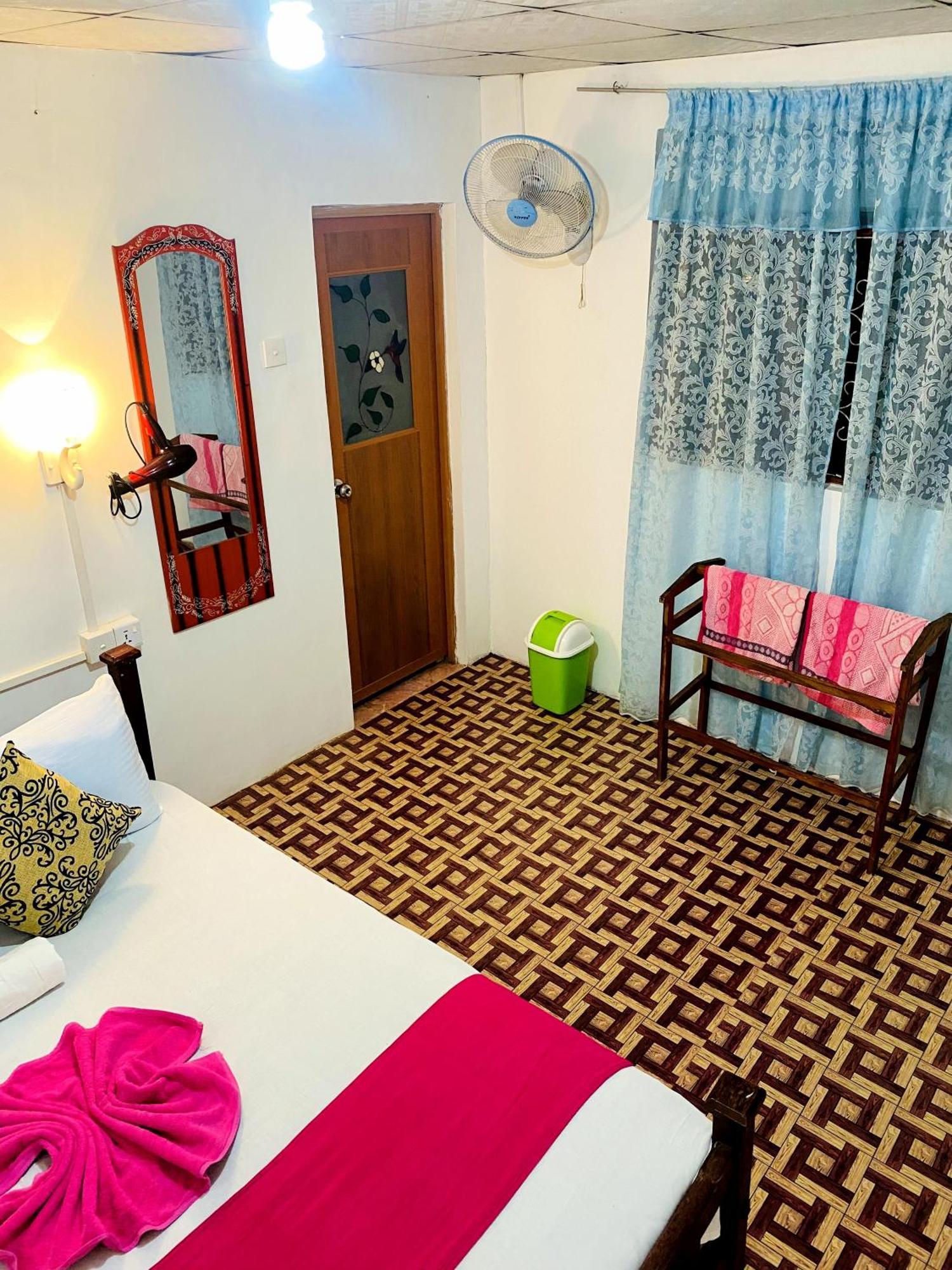 Sigiri Lakshan Home Stay Сигирия Екстериор снимка