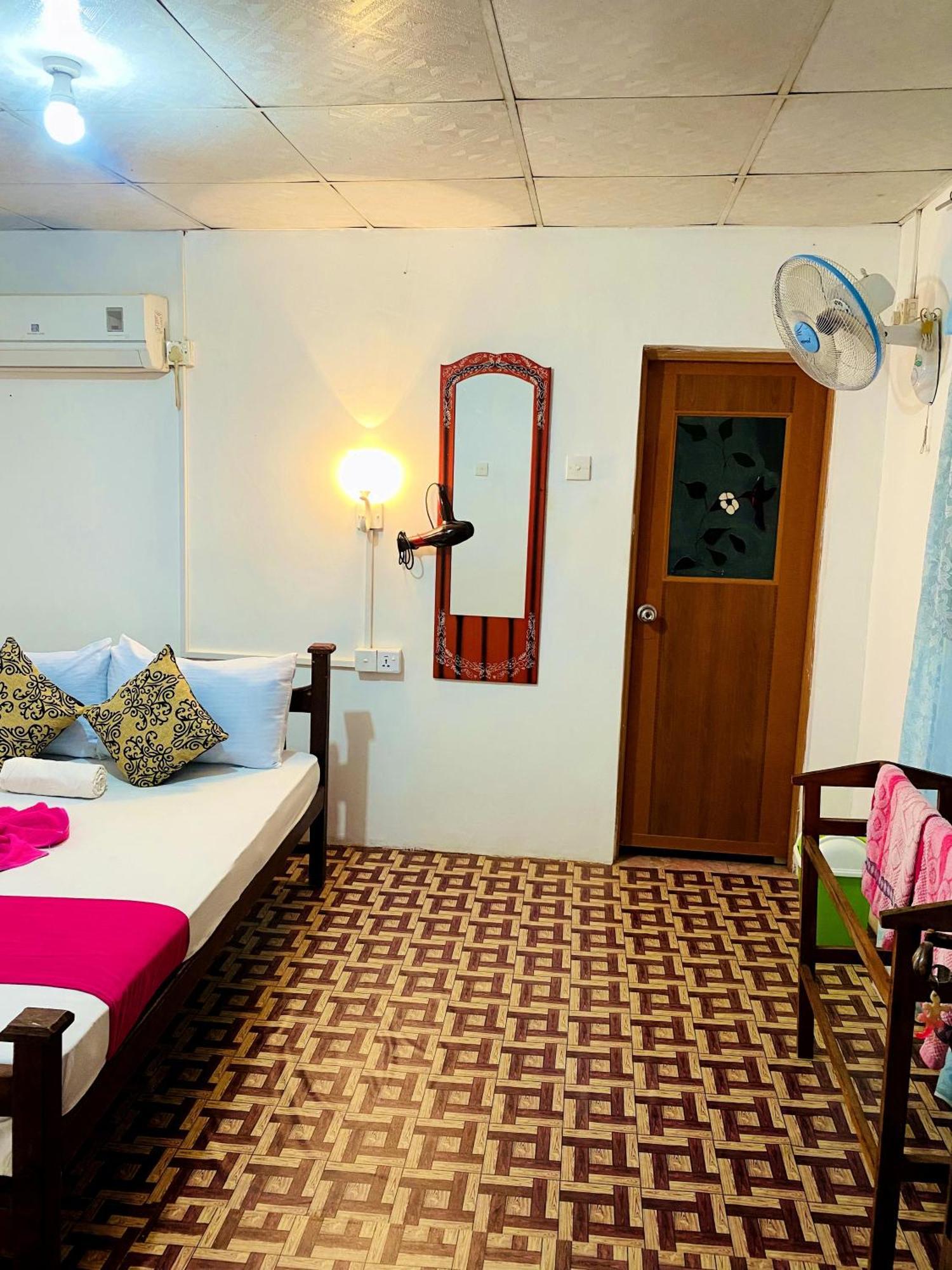 Sigiri Lakshan Home Stay Сигирия Екстериор снимка
